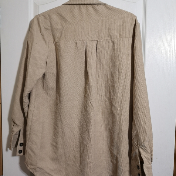 Shien button up loose fit shirt size Small - Picture 3 of 3